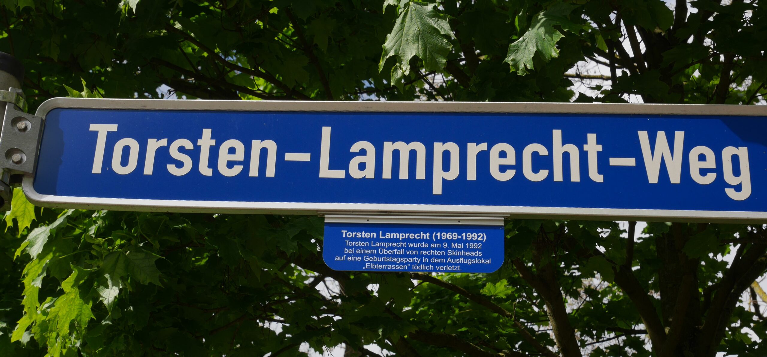 Straßenschild "Torsten-Lamprecht-Weg" in Magdeburg